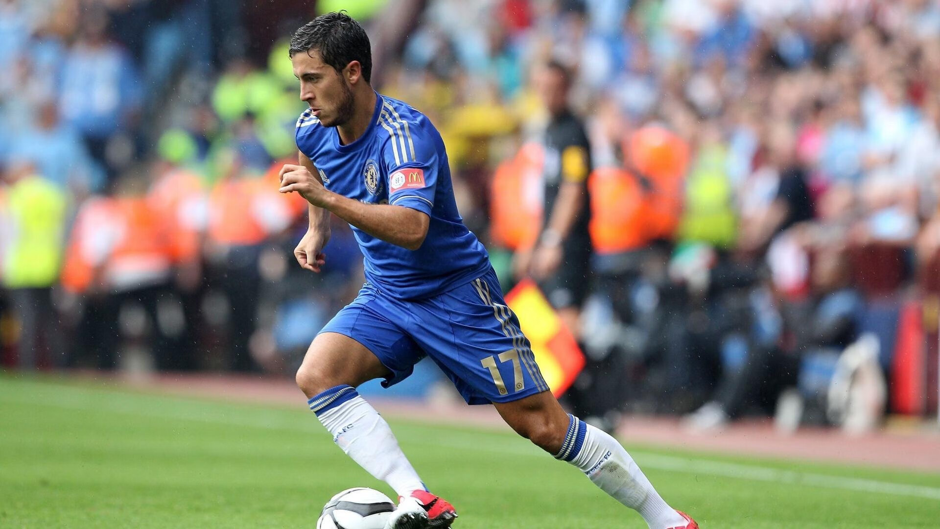 皇冠体育-年终总决赛转会风云：阿森纳盯上锋线强援，郑钦文或成交易筹码